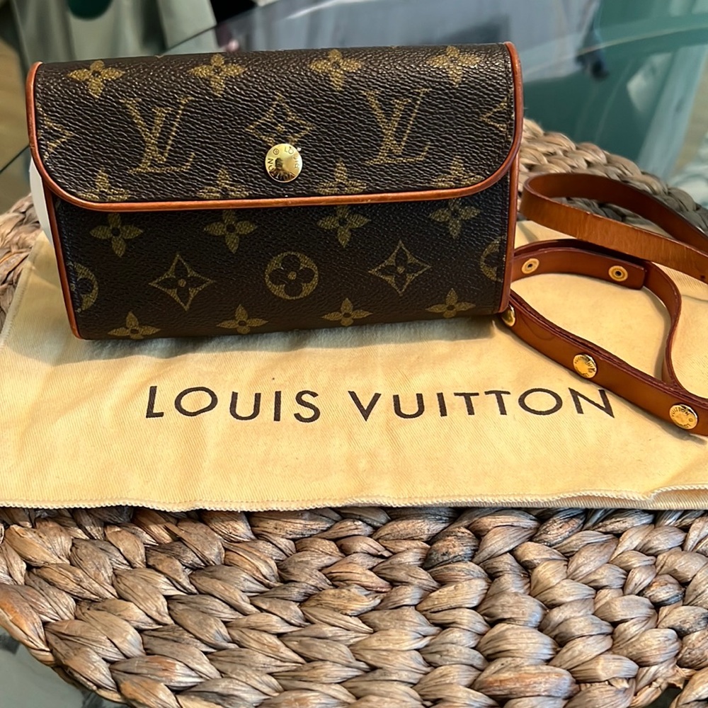 Louis Vuitton Monogram Pochette Florentine
